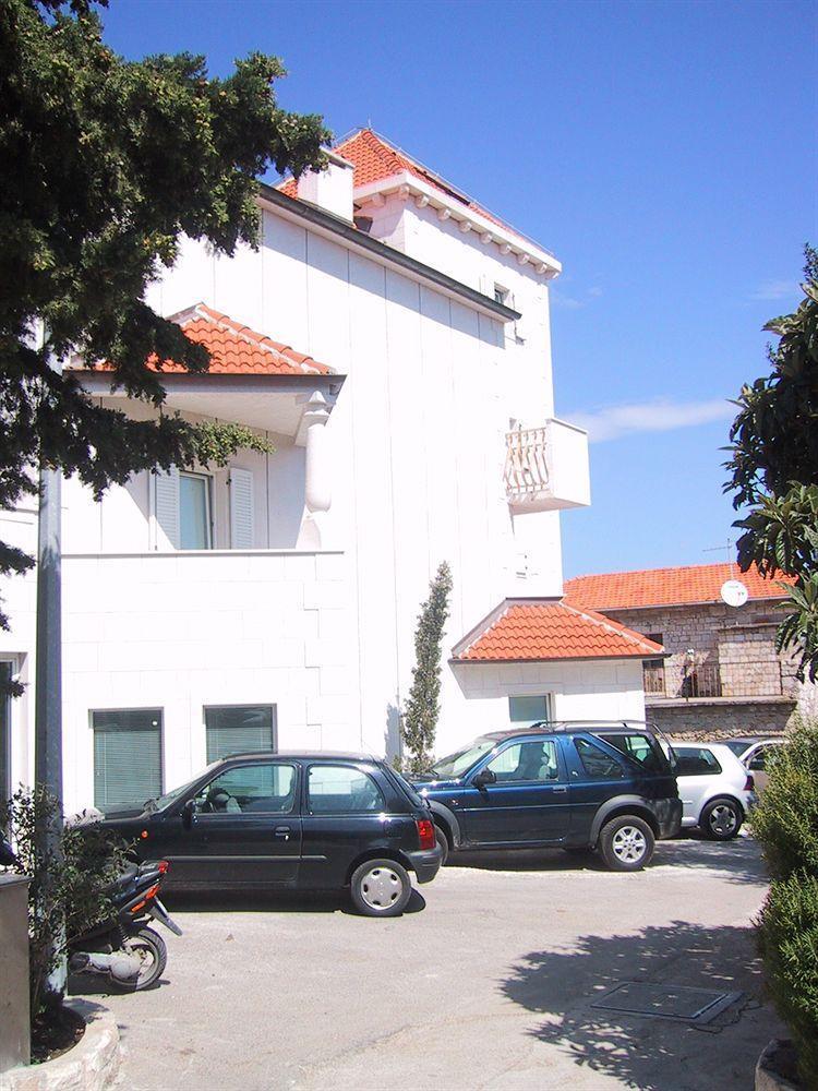 Villa Supetar Exterior foto
